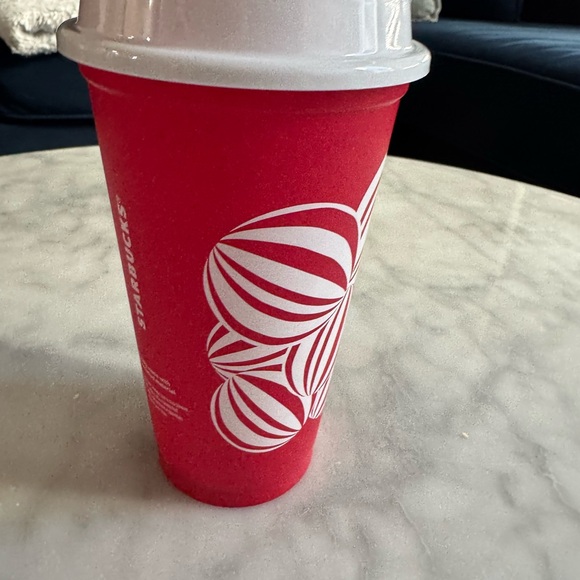 Starbucks 2024 Christmas Reusable Plastic Grande Cup - Picture 3 of 7
